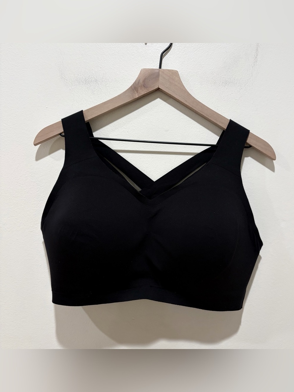Lululemon Enlite Weave Back Black Bra - Women’s Size 38DD - sporty comfy stretch